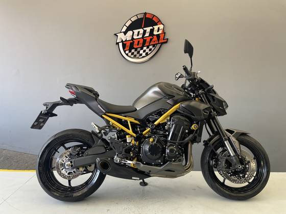 KAWASAKI Z900 KAWASAKI Z900